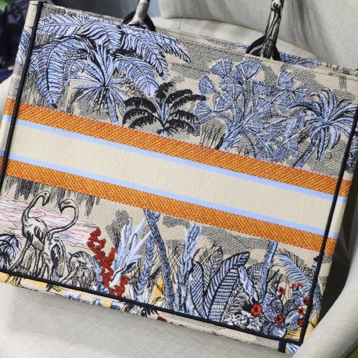 D*or book tote bag coconut forest