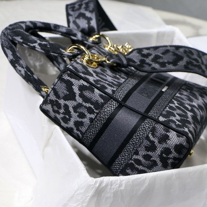 D*or medium lady d-lite bag gray leopard mizza embroidery