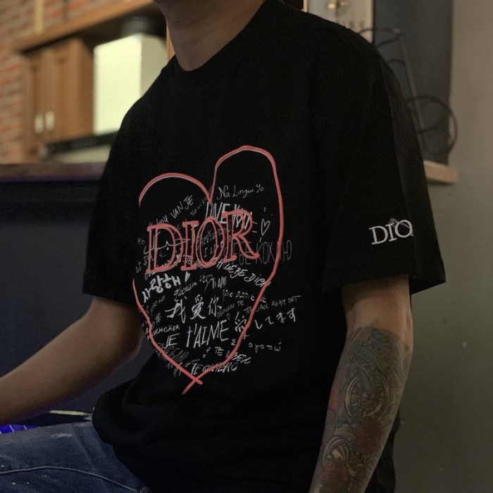 D*or t-shirt ecru linen and cotton with D*oramour graffiti motif black