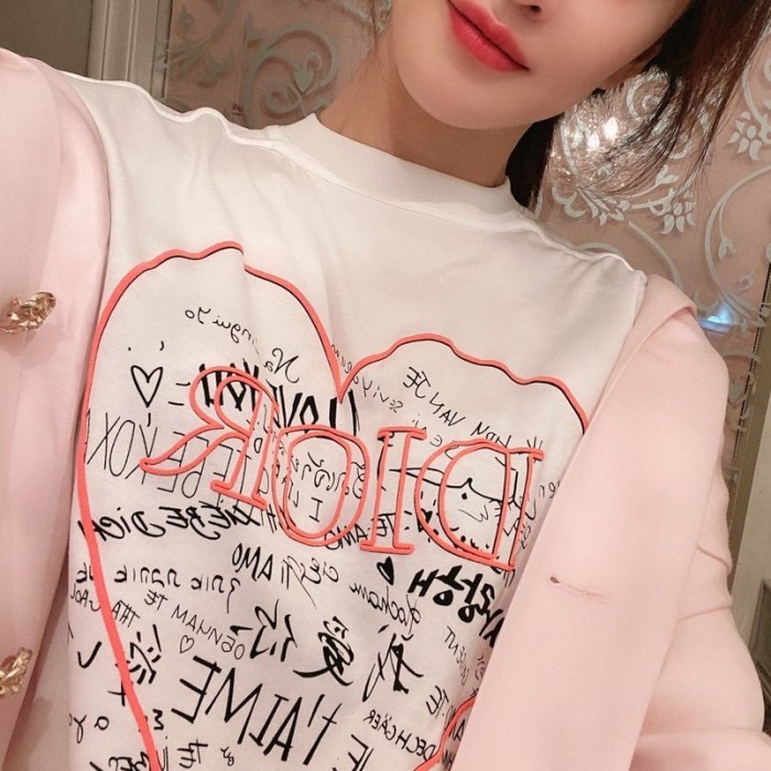D*or t-shirt ecru linen and cotton with D*oramour graffiti motif white