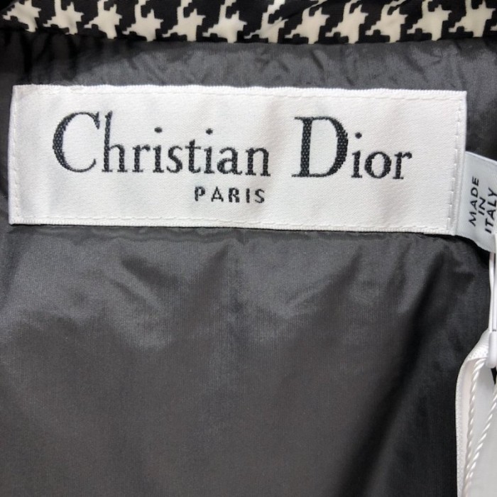 D*or ch**an D*or logo sleeveless down vest gray