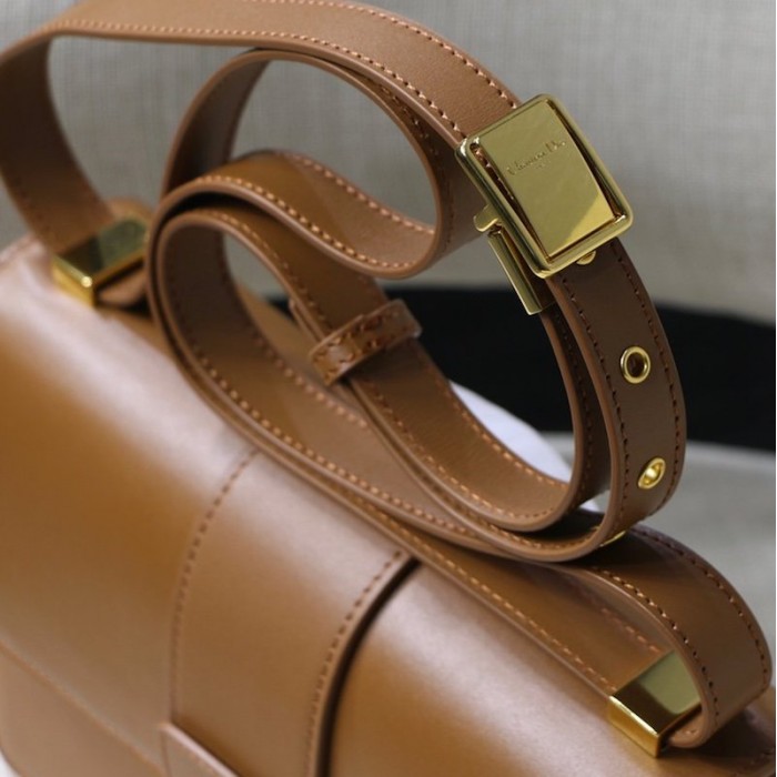 D*or 30 montaigne calfskin bag tan