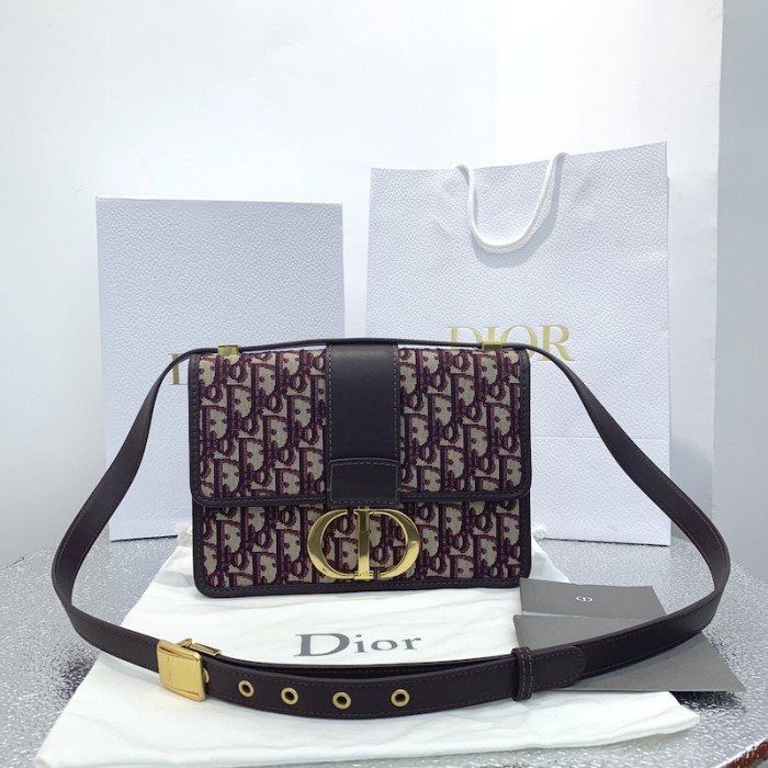 D*or 30 montaigne D*or oblique bag burgundy