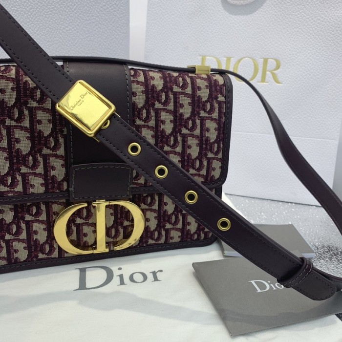 D*or 30 montaigne D*or oblique bag burgundy