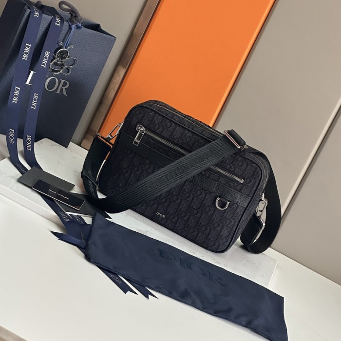 D*or maxi safari bag with strap black D*or oblique jacquard