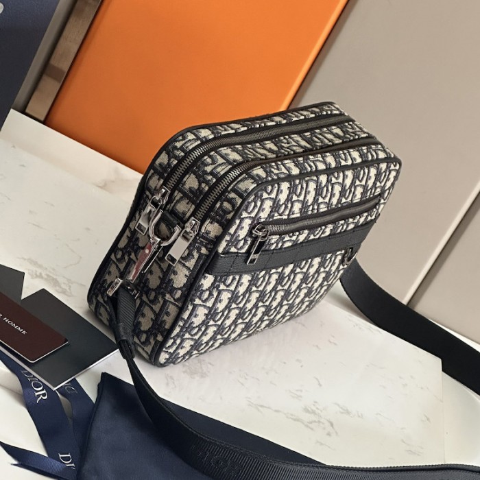 D*or maxi safari bag with strap beige and black D*or oblique jacquard