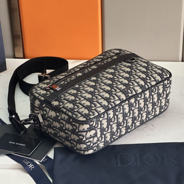 D*or maxi safari bag with strap beige and black D*or oblique jacquard