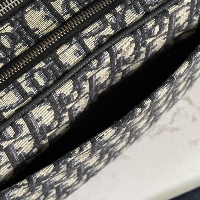 D*or maxi safari bag with strap beige and black D*or oblique jacquard