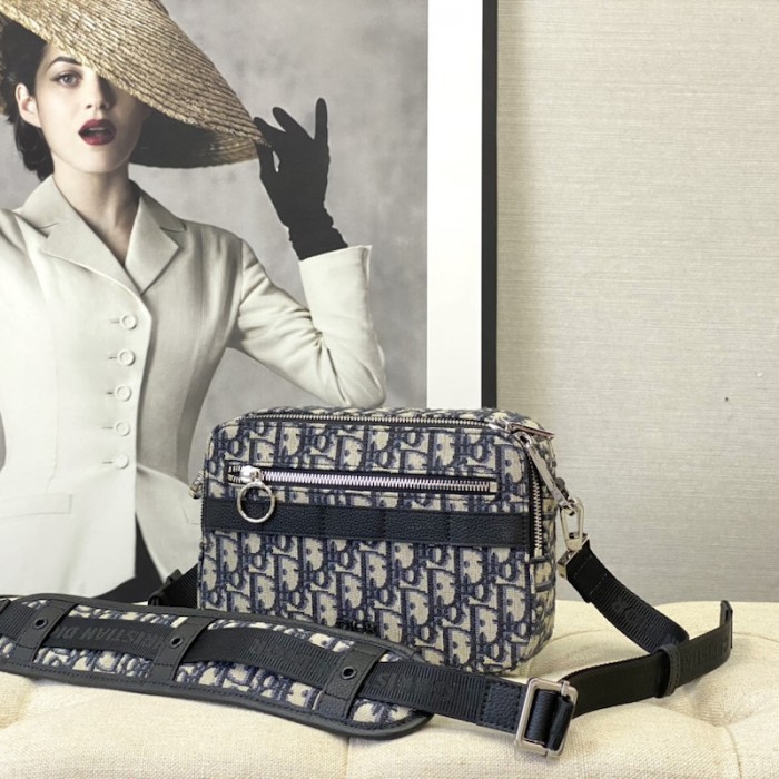 D*or safari messenger bag beige and black D*or oblique jacquard