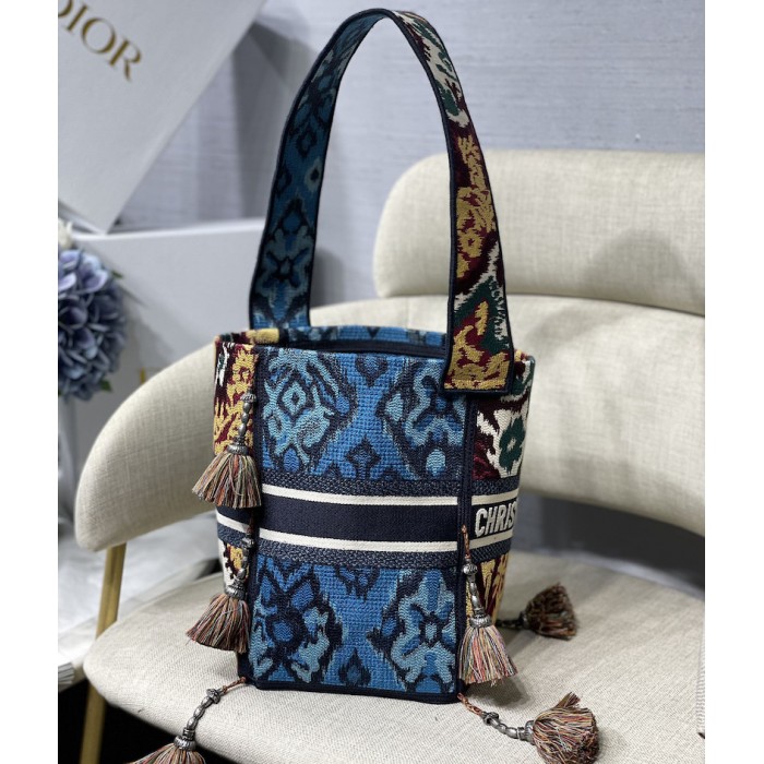 D*or d-bubble bucket bag blue maple leaf