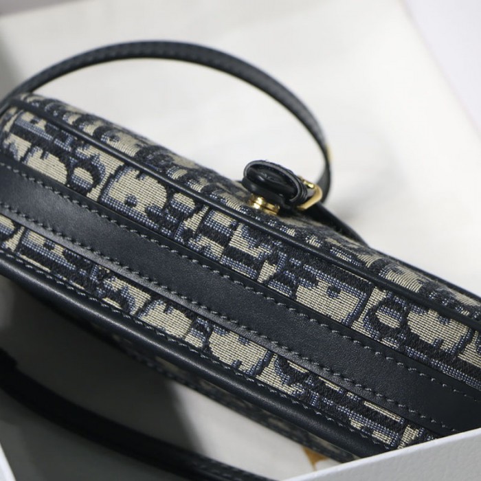 D*or bobby east-west bag oblique blue