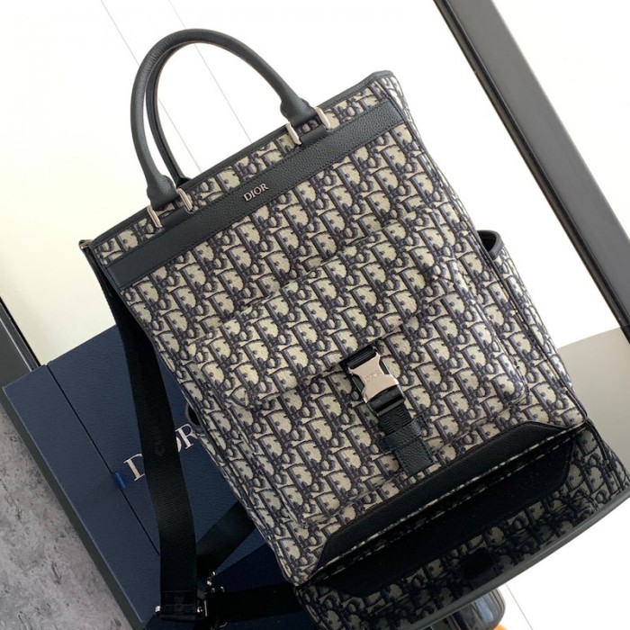 D*or explorer tote bag black and beige D*or oblique canvas