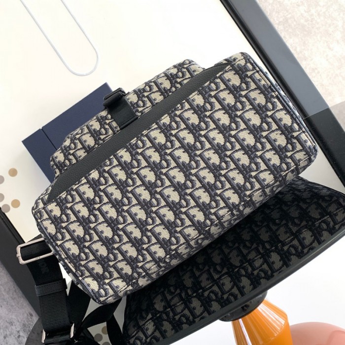 D*or explorer tote bag black and beige D*or oblique canvas
