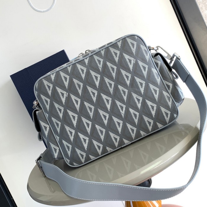 D*or hit the road messenger bag gray cd diamond canvas