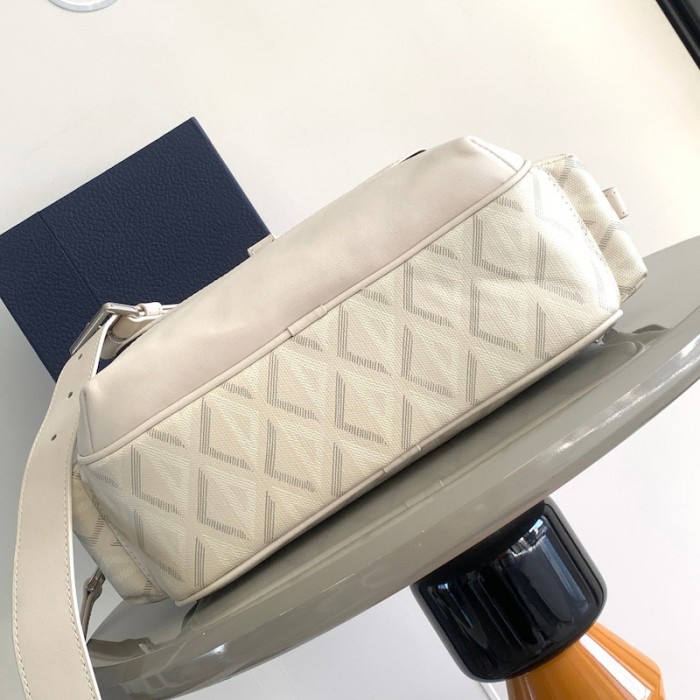 D*or hit the road messenger bag white cd diamond canvas