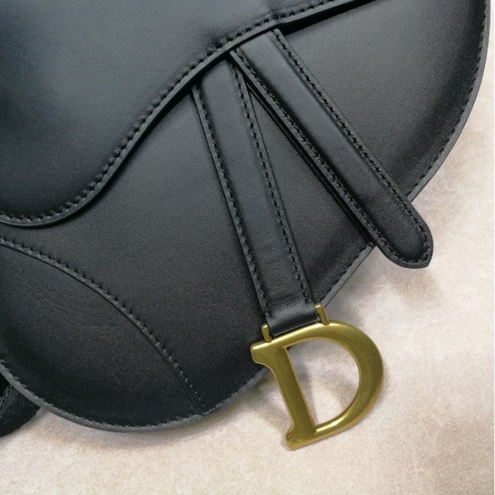 D*or saddle belt bag calfskin leather black