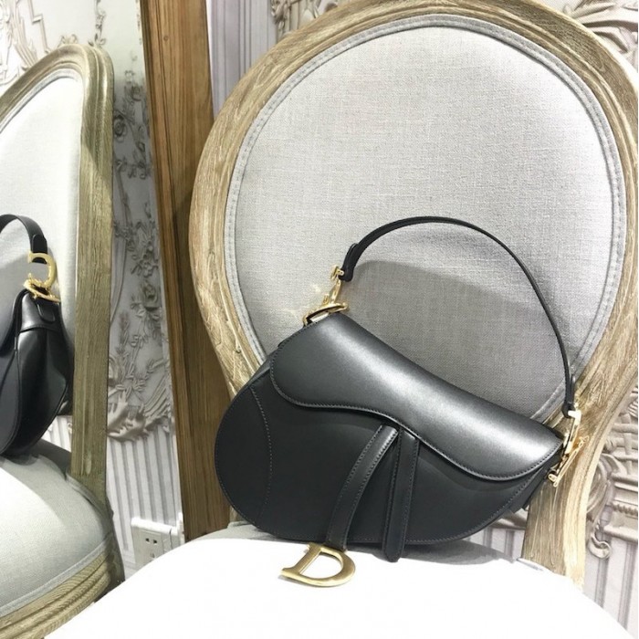 D*or saddle calfskin bag black