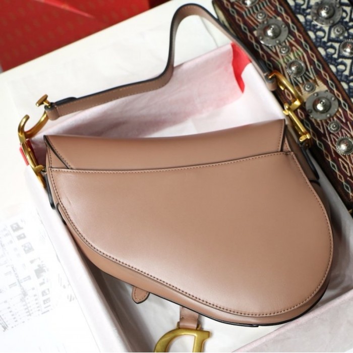 D*or saddle calfskin bag tan