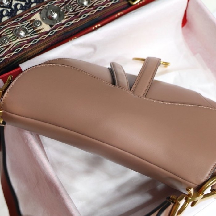 D*or saddle calfskin bag tan