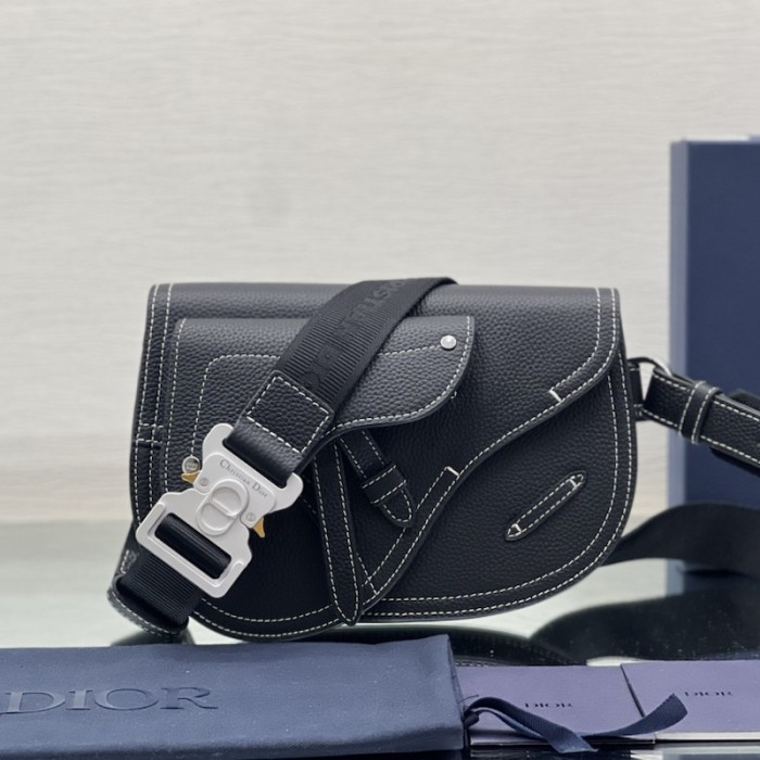 D*or saddle pouch black grained calfskin