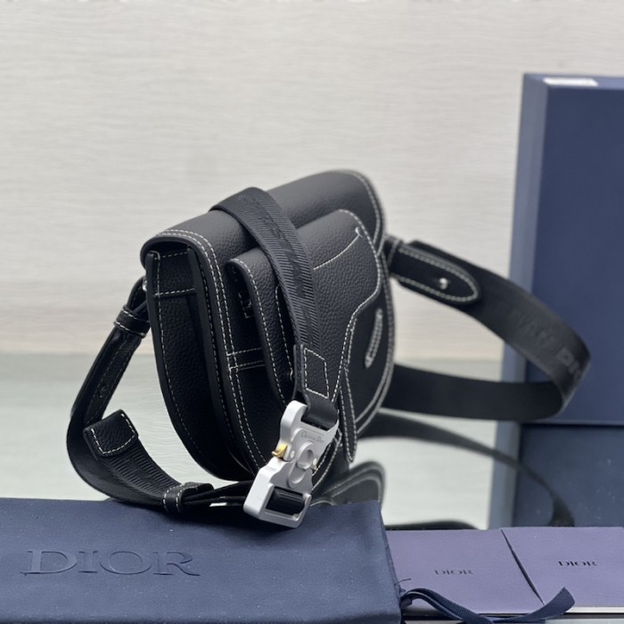 D*or saddle pouch black grained calfskin