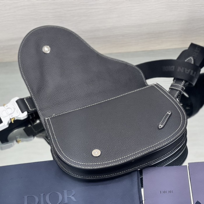 D*or saddle pouch black grained calfskin