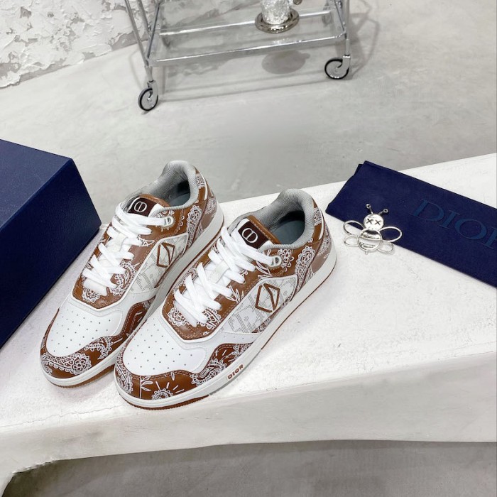 D*or b27 low top sneaker coffee and white smooth calfskin