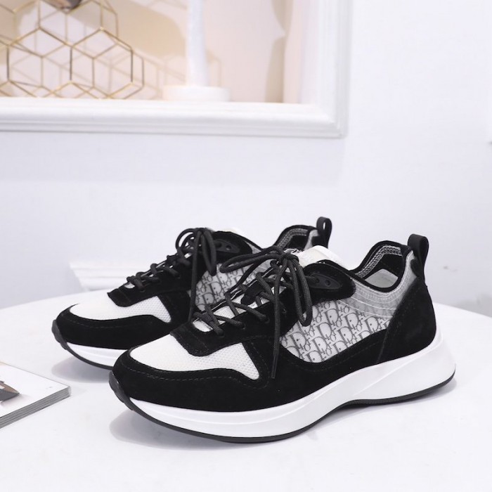 b25 D*or oblique runner sneaker in black suede