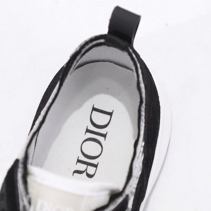 b25 D*or oblique runner sneaker in black suede