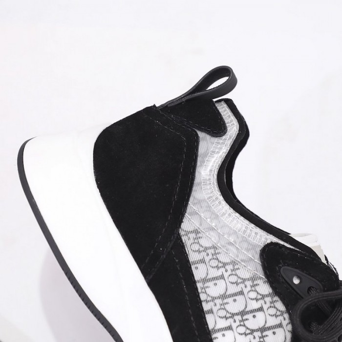 b25 D*or oblique runner sneaker in black suede