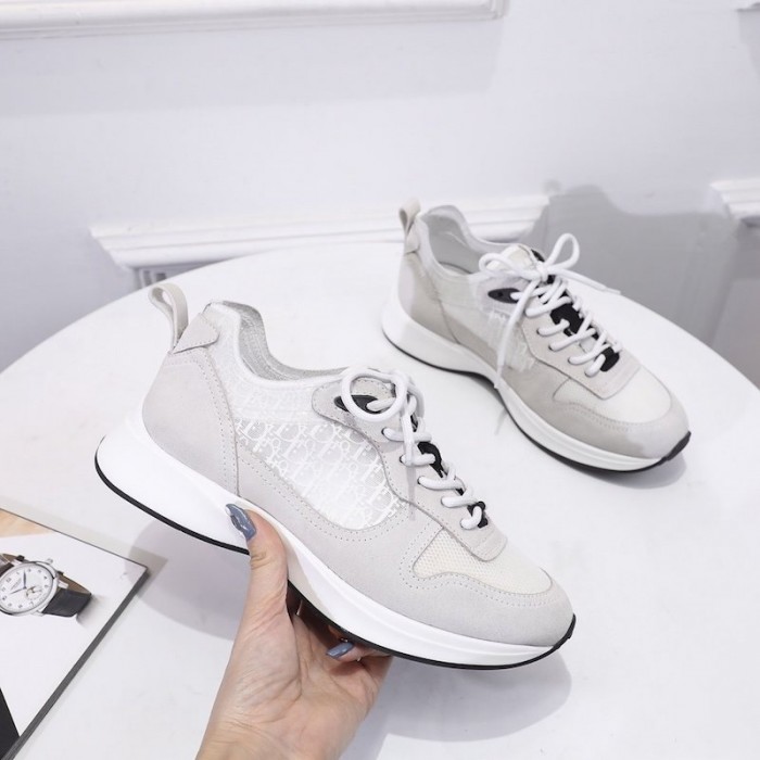 b25 D*or oblique runner sneaker in white suede