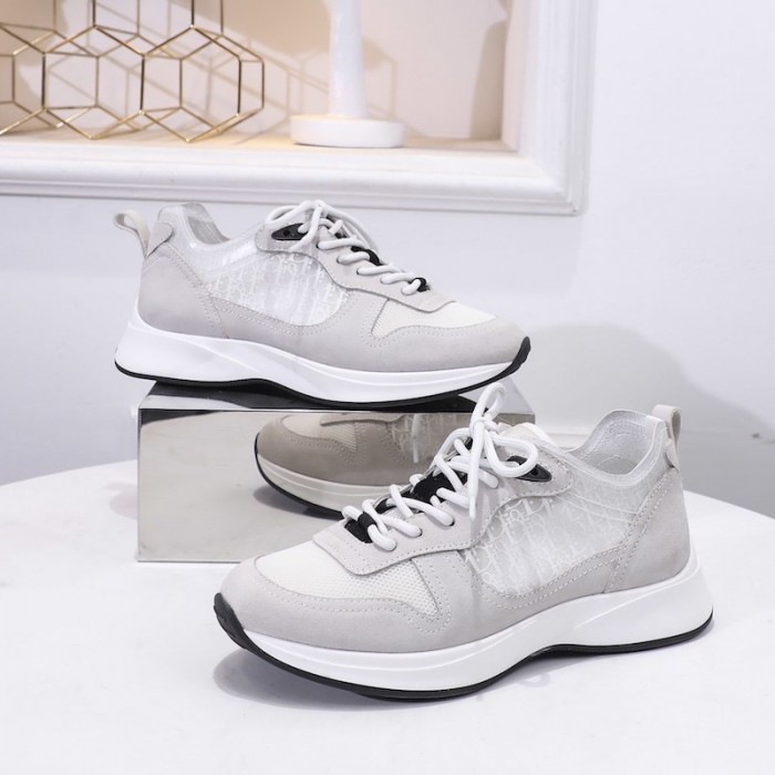 b25 D*or oblique runner sneaker in white suede