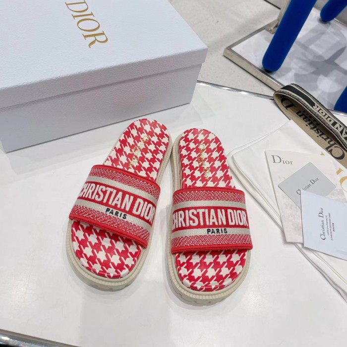 D*or dway slide cornflower red embroidered cotton with micro houndstooth motif