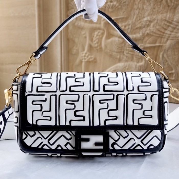F**di california sky baguette white nappa leather ff print bag
