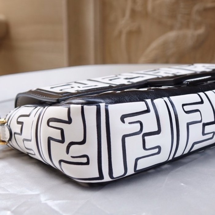 F**di california sky baguette white nappa leather ff print bag