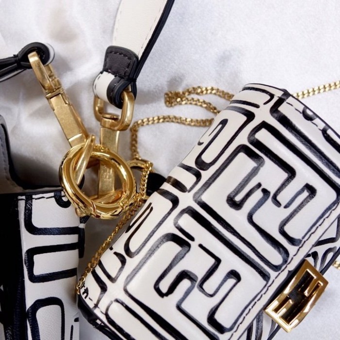 F**di california sky baguette white nappa leather ff print bag