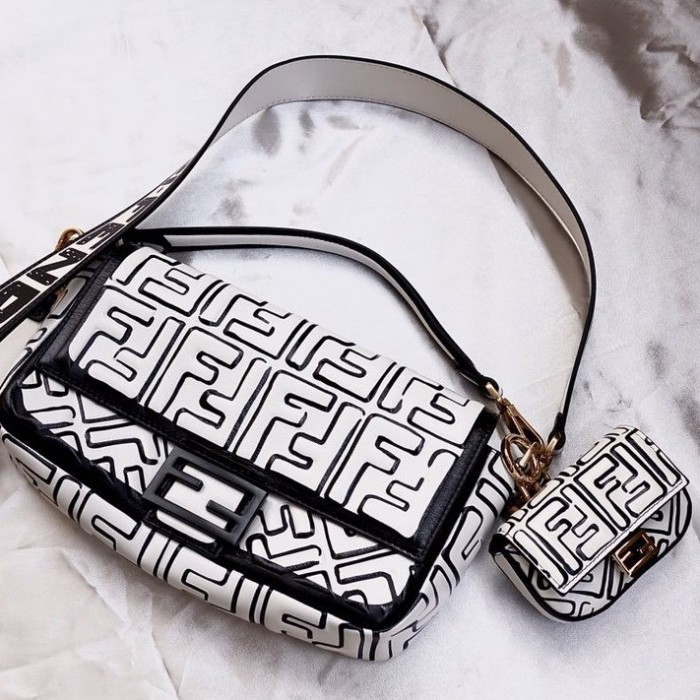 F**di california sky baguette white nappa leather ff print bag