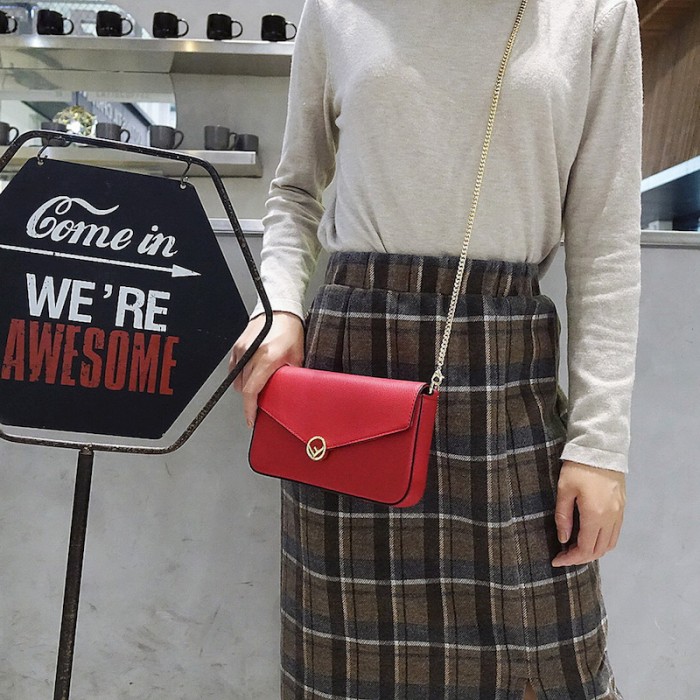 F**di wallet on chain with pouches red leather