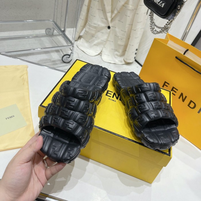 F**di cloud slides black rubber slides