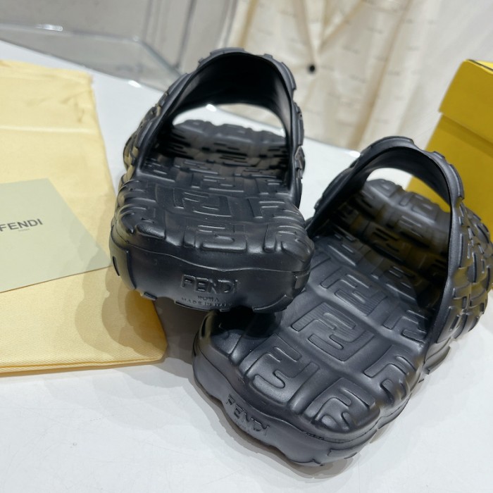F**di cloud slides black rubber slides