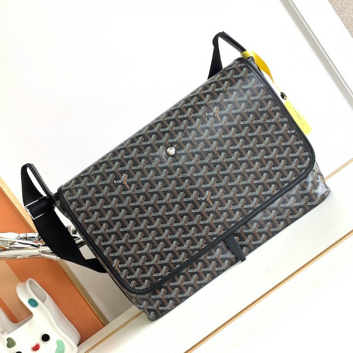 Go yard Capetien MM Messenger Bag Black