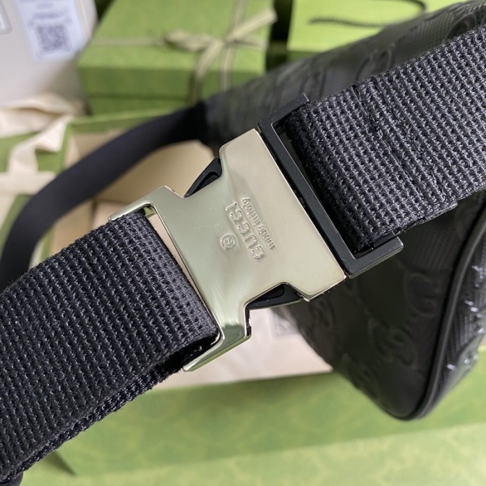 G*u*i gg embossed belt bag black 645093