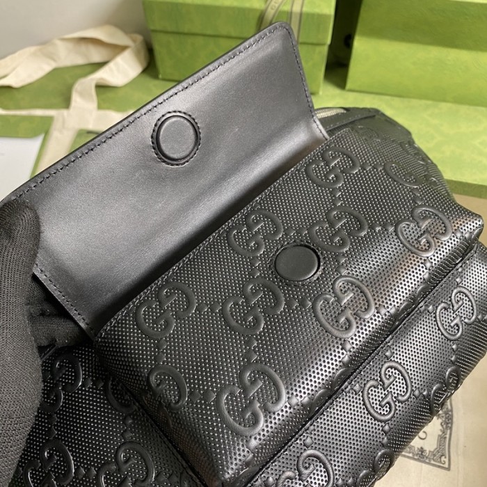 G*u*i gg embossed belt bag black 645093