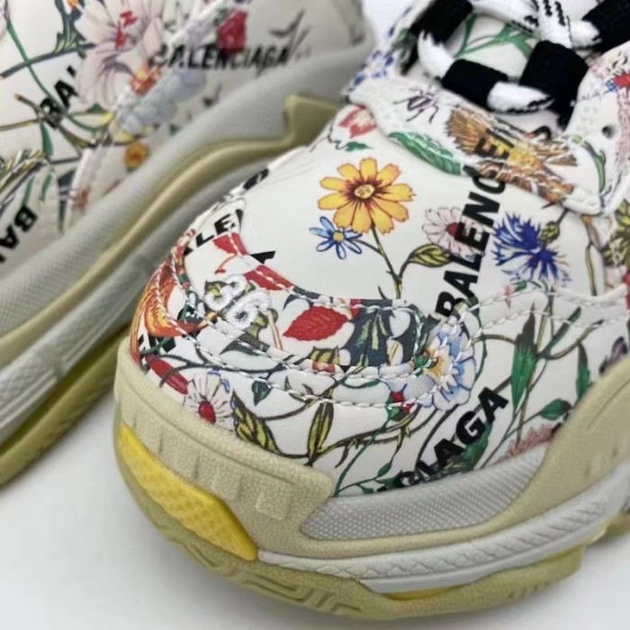 g*u*i x Ba*len*cia*ga the hacker project triple s sneaker flora print