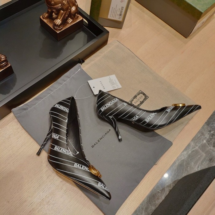 g*u*i x Ba*len*cia*ga the hacker project square knife pump black