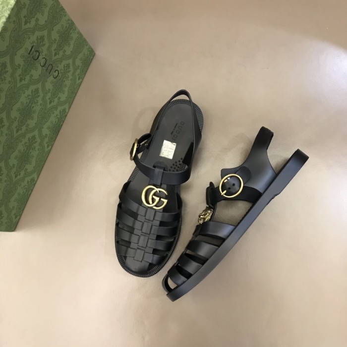 G*u*i rubber buckle strap sandal black
