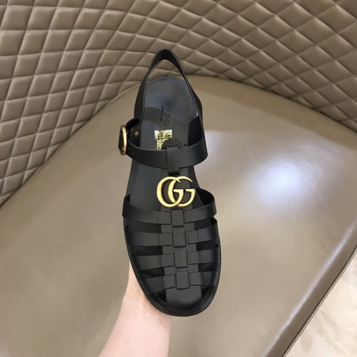 G*u*i rubber buckle strap sandal black