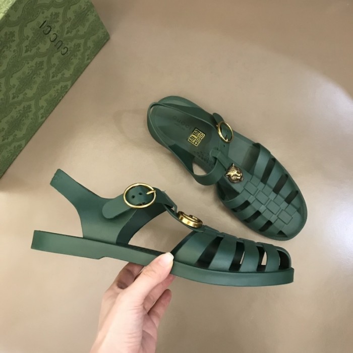 G*u*i rubber buckle strap sandal green