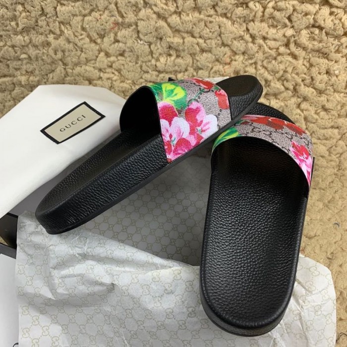 g*u*i gg blooms Sup*e slide sandal