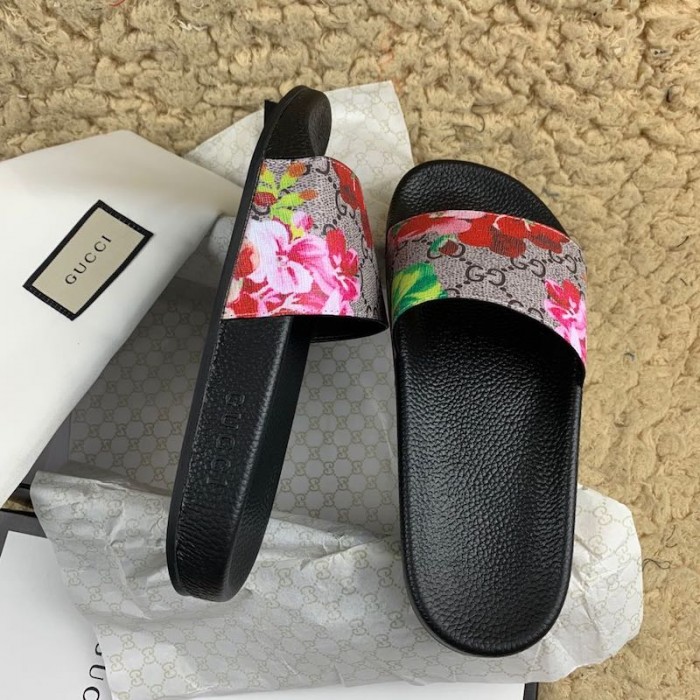 g*u*i gg blooms Sup*e slide sandal